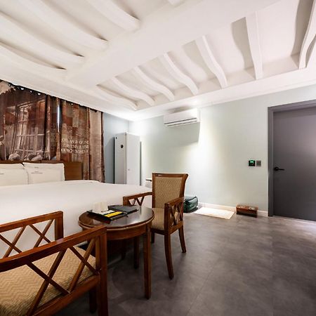 מוקפו Hotel New Evergreen מראה חיצוני תמונה
