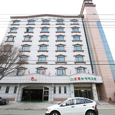 מוקפו Hotel New Evergreen מראה חיצוני תמונה