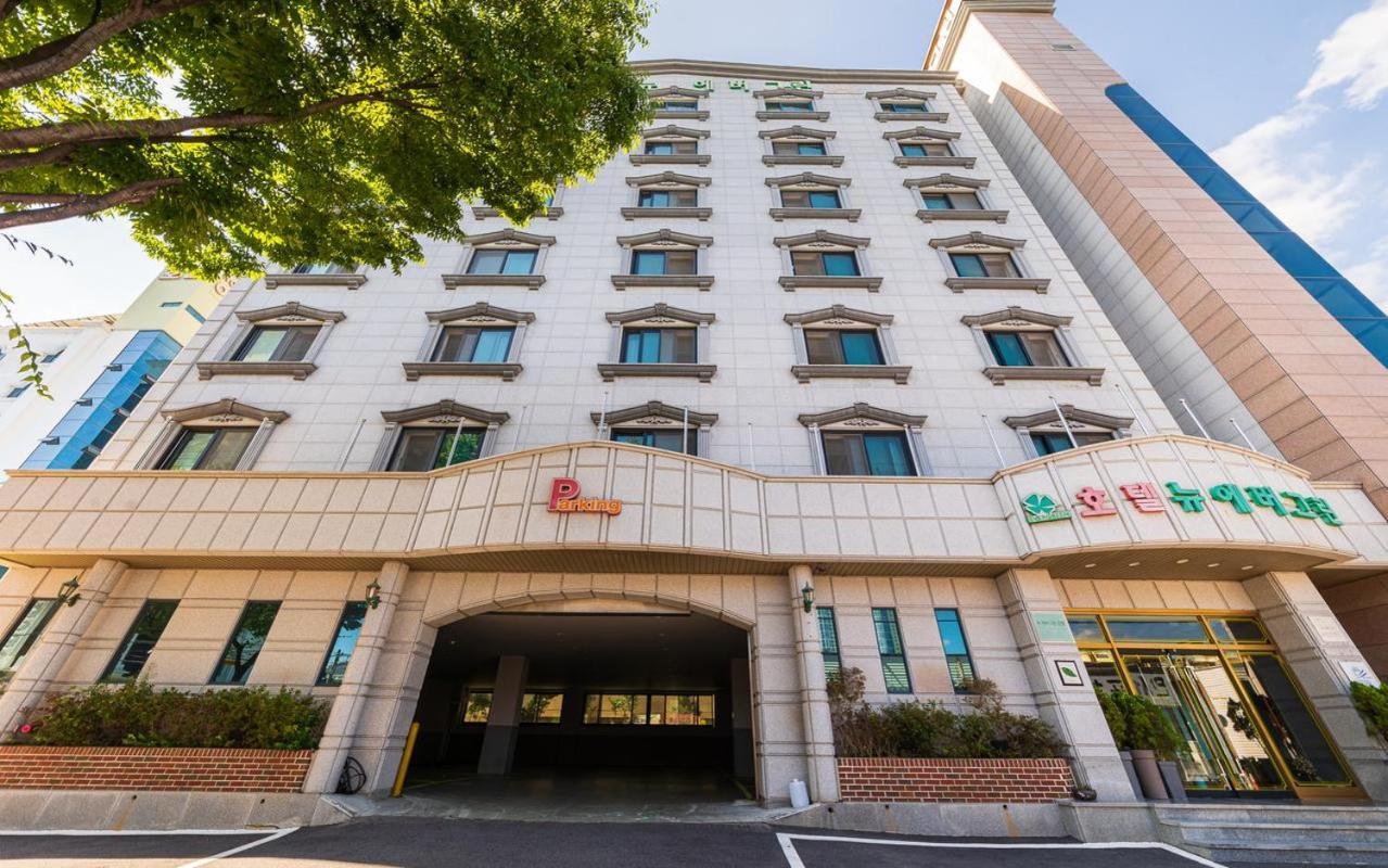 מוקפו Hotel New Evergreen מראה חיצוני תמונה
