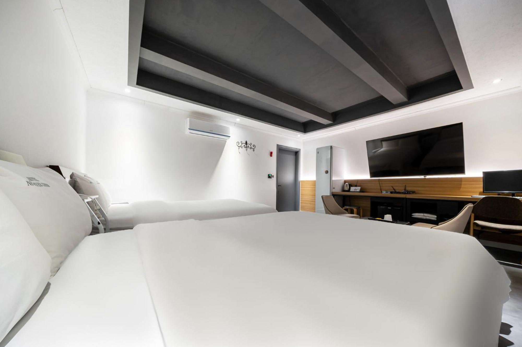 מוקפו Hotel New Evergreen מראה חיצוני תמונה
