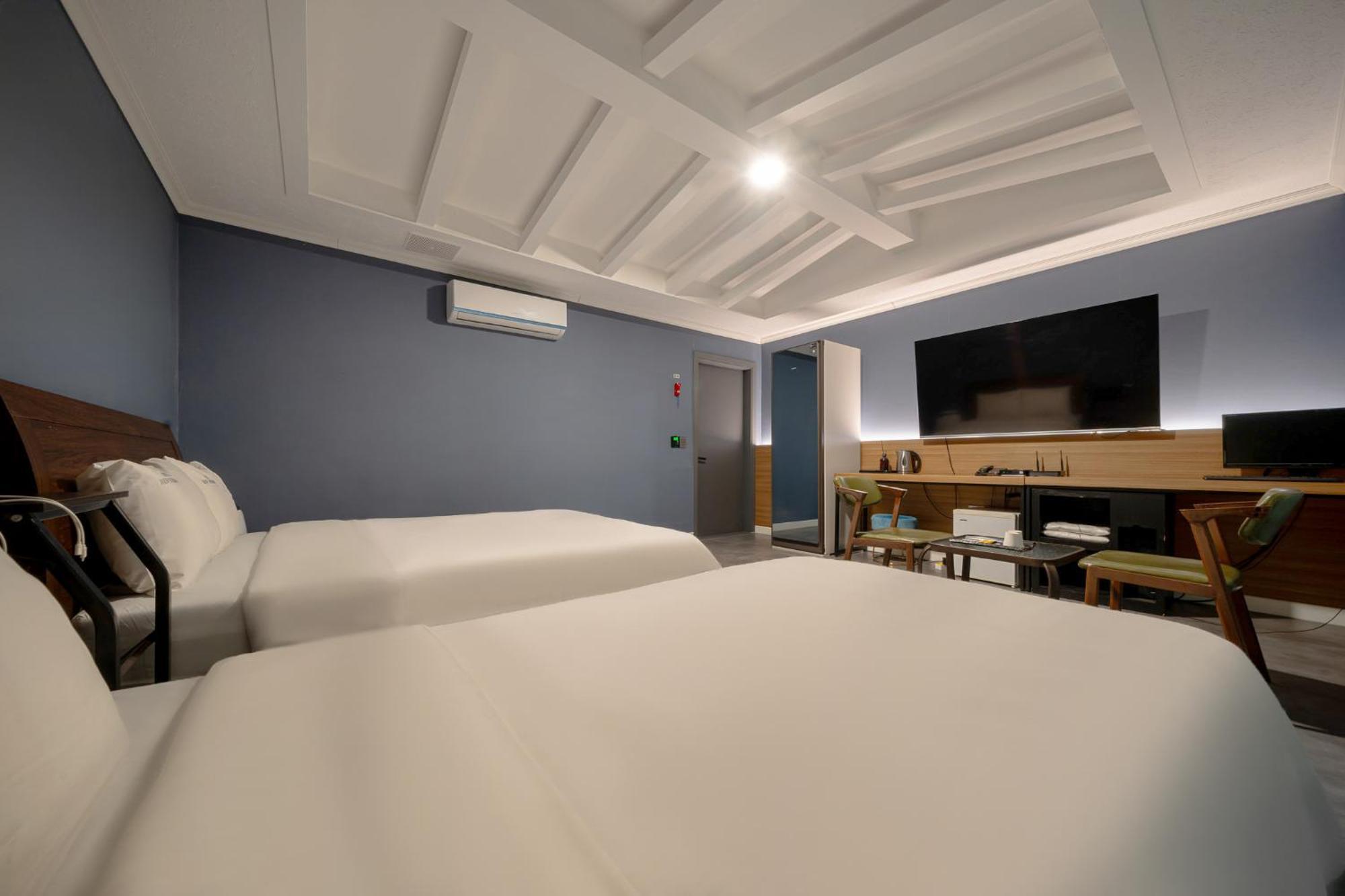 מוקפו Hotel New Evergreen מראה חיצוני תמונה