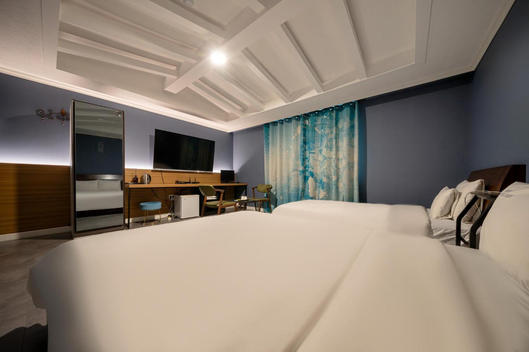 מוקפו Hotel New Evergreen מראה חיצוני תמונה