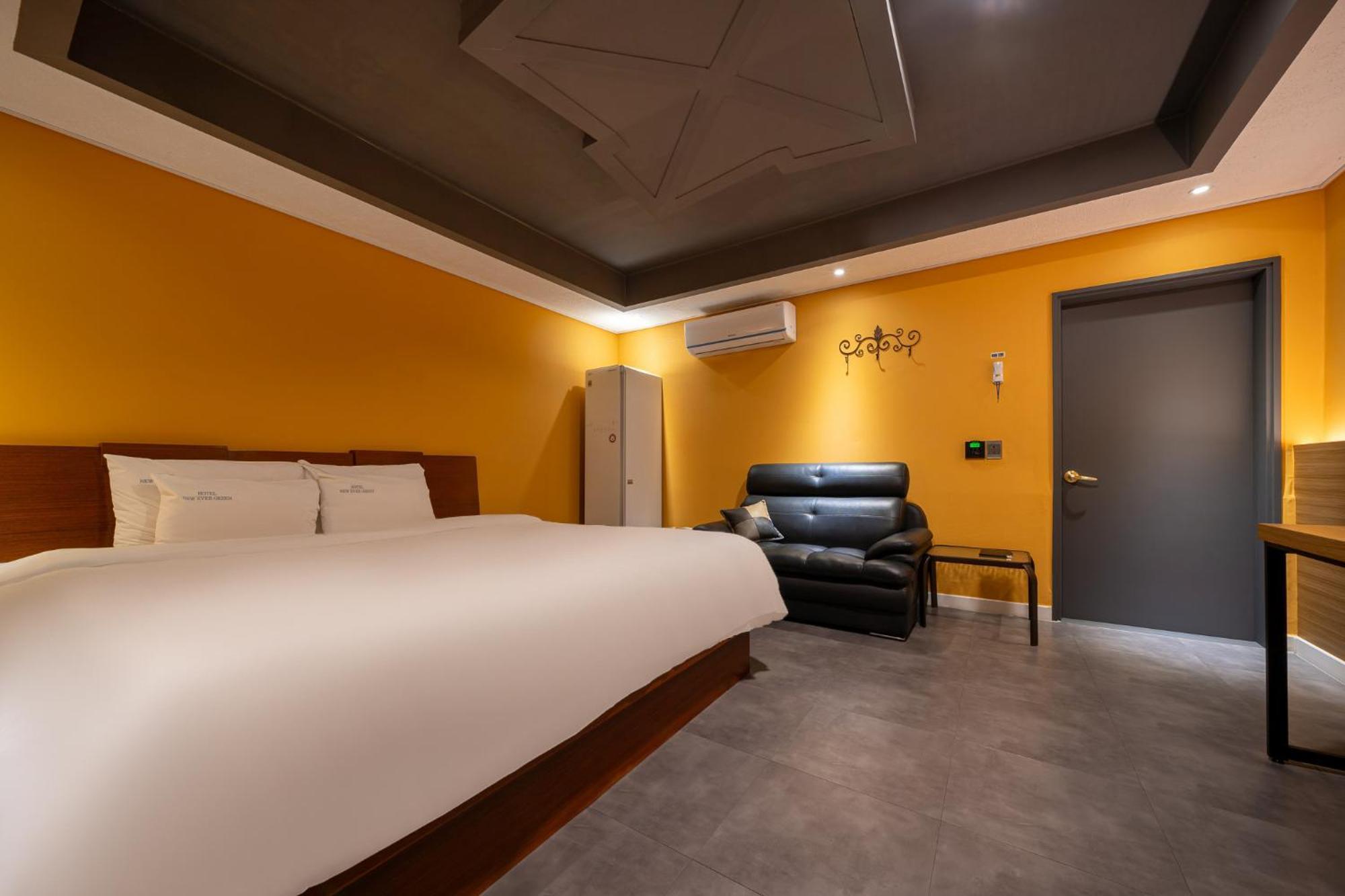 מוקפו Hotel New Evergreen מראה חיצוני תמונה