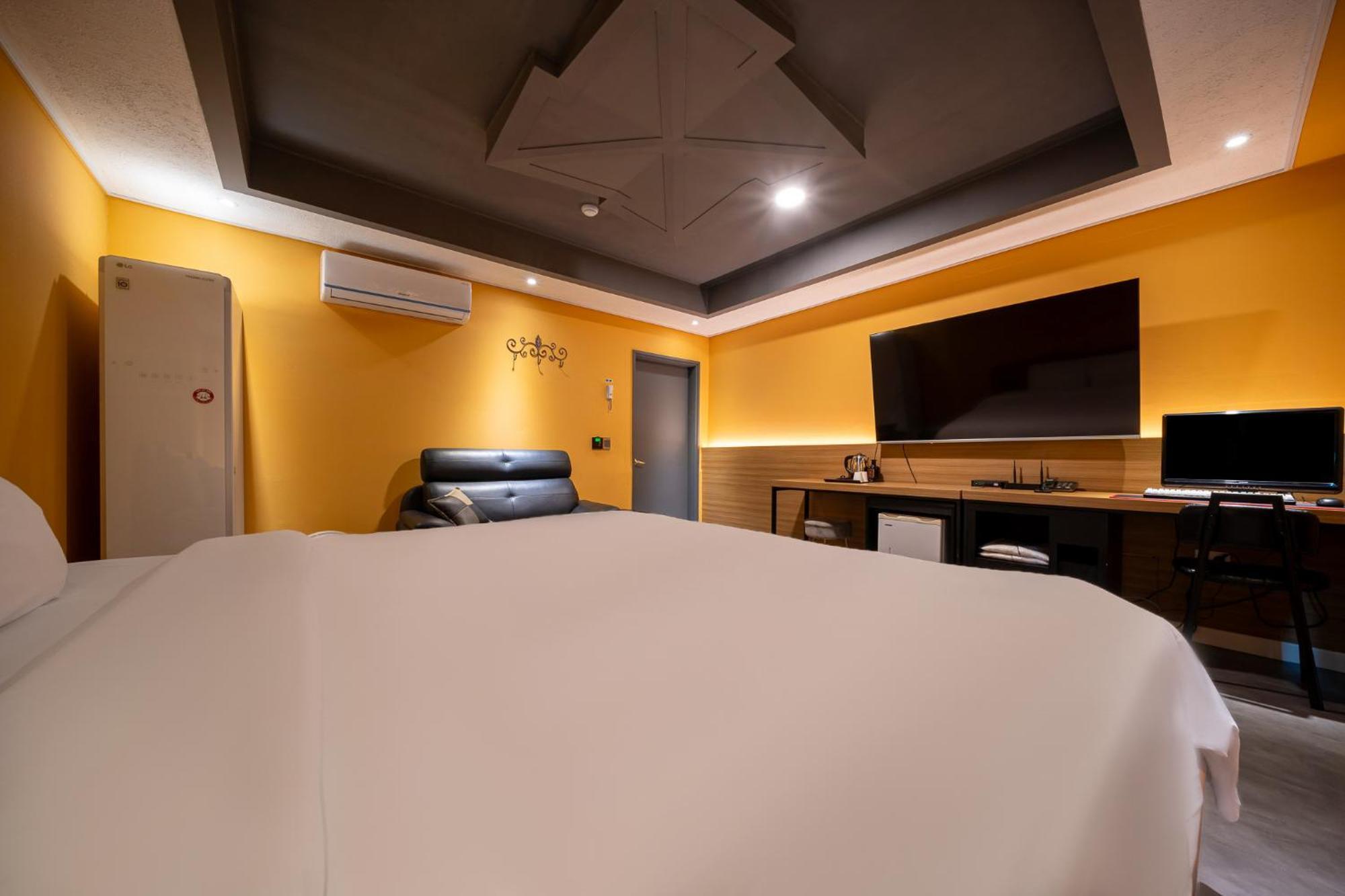 מוקפו Hotel New Evergreen מראה חיצוני תמונה