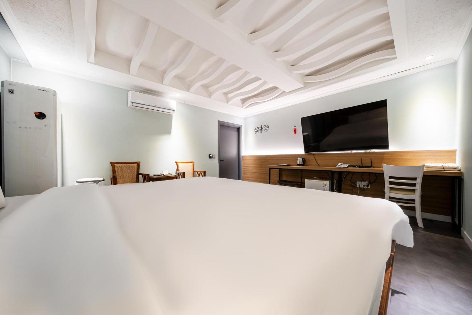 מוקפו Hotel New Evergreen מראה חיצוני תמונה