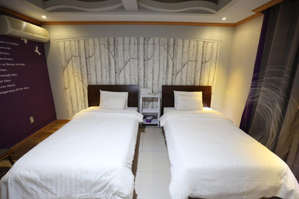 מוקפו Hotel New Evergreen מראה חיצוני תמונה