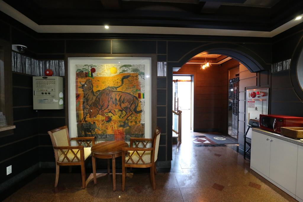 מוקפו Hotel New Evergreen מראה חיצוני תמונה