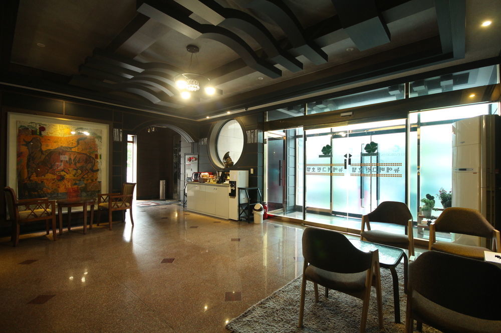 מוקפו Hotel New Evergreen מראה חיצוני תמונה