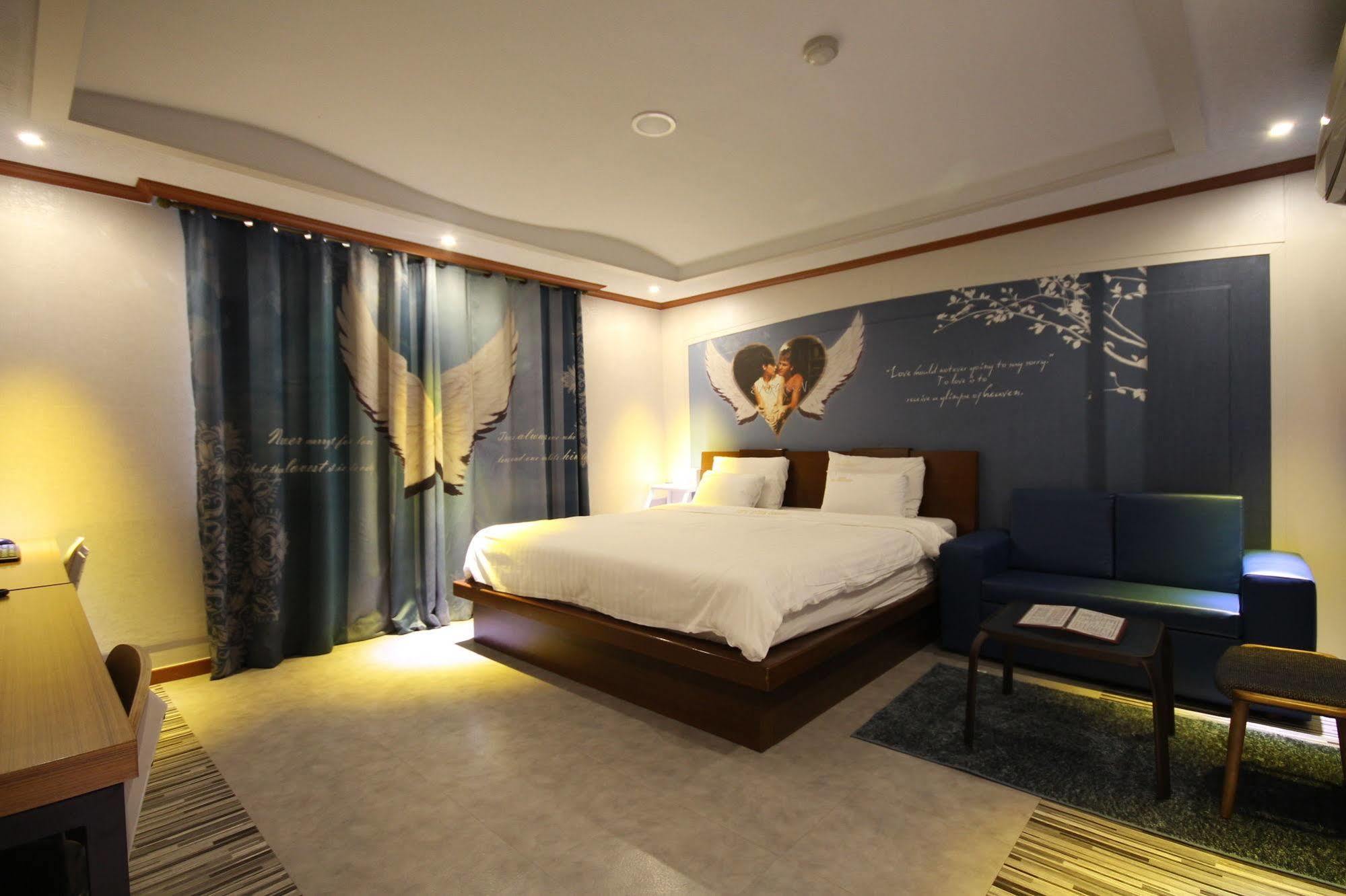 מוקפו Hotel New Evergreen מראה חיצוני תמונה