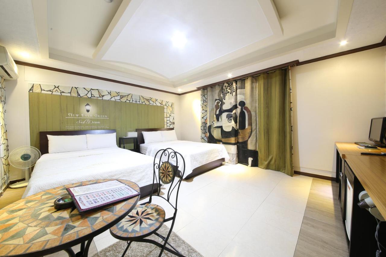 מוקפו Hotel New Evergreen מראה חיצוני תמונה